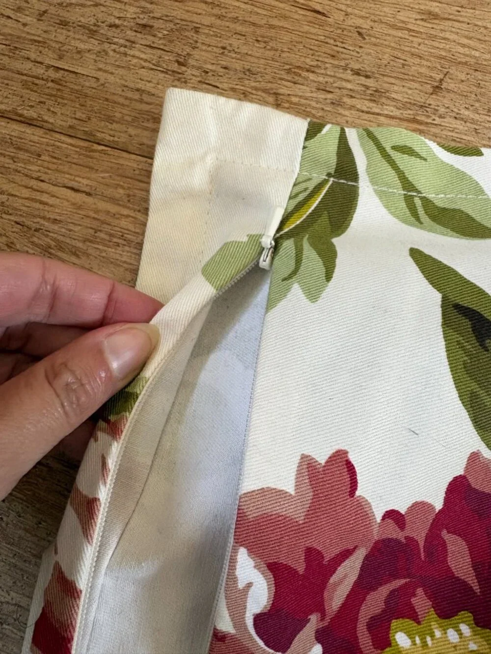 Pottery Barn Floral Accent Pillow Case 20x20 100% Cotton zip Closure Cottagecore